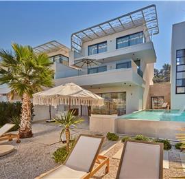 Selection of 5 bedroom seafront villas with pool on Ciovo near Trogir, sleeps 10